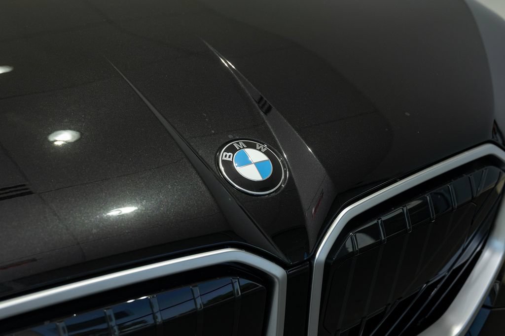 New 2026 BMW X3 xDrive30i w/ M Sport Package AWD/4WD image 17