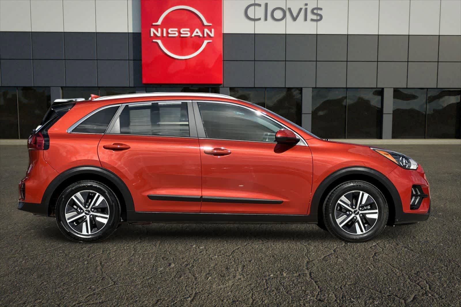 Used 2022 Kia Niro LXS FWD image 9