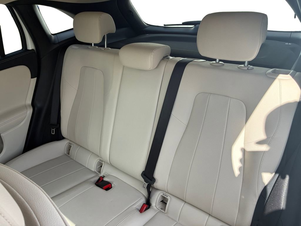 Used 2022 Mercedes-Benz GLA 250 4MATIC image 13