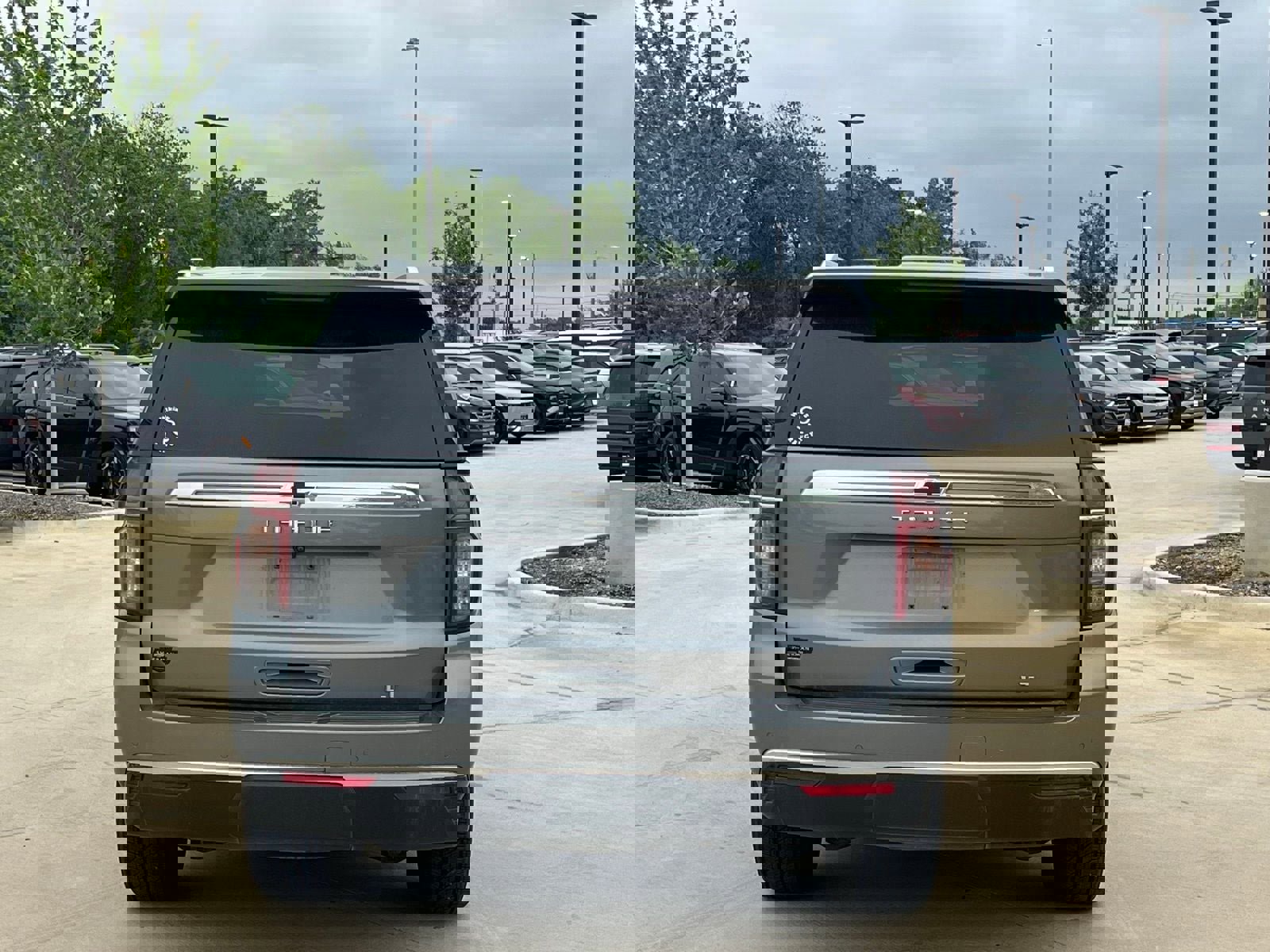 Used 2021 Chevrolet Tahoe LT w/ LT Signature Package RWD image 11