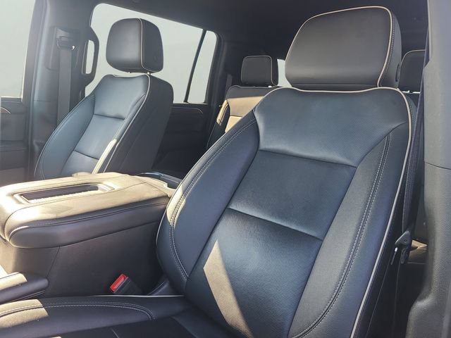 Used 2024 Chevrolet Suburban Premier RWD image 22