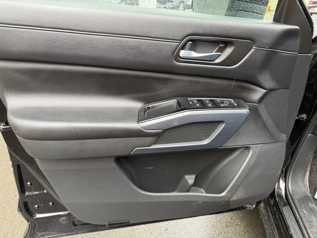 Used 2024 Nissan Pathfinder SL AWD/4WD image 14