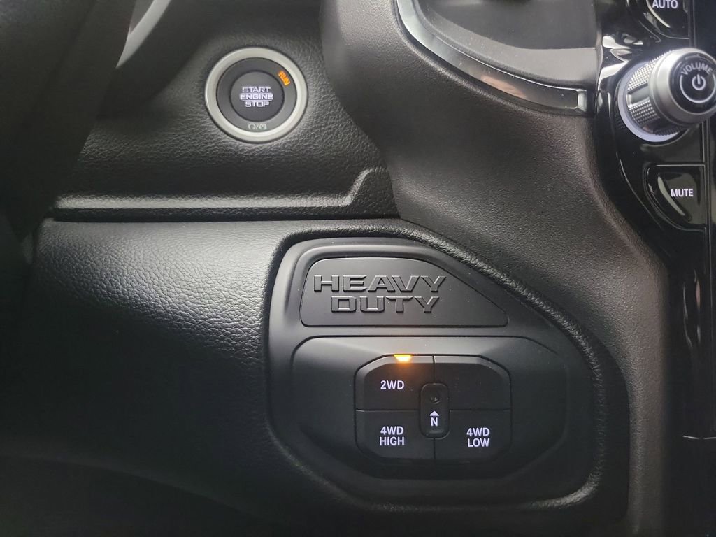 Used 2025 RAM 2500 Laramie image 31