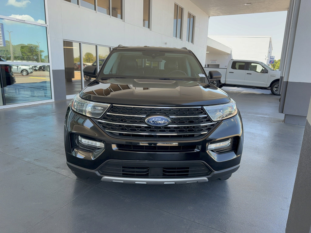 Certified 2022 Ford Explorer XLT w/ Equipment Group 202A RWD image 3