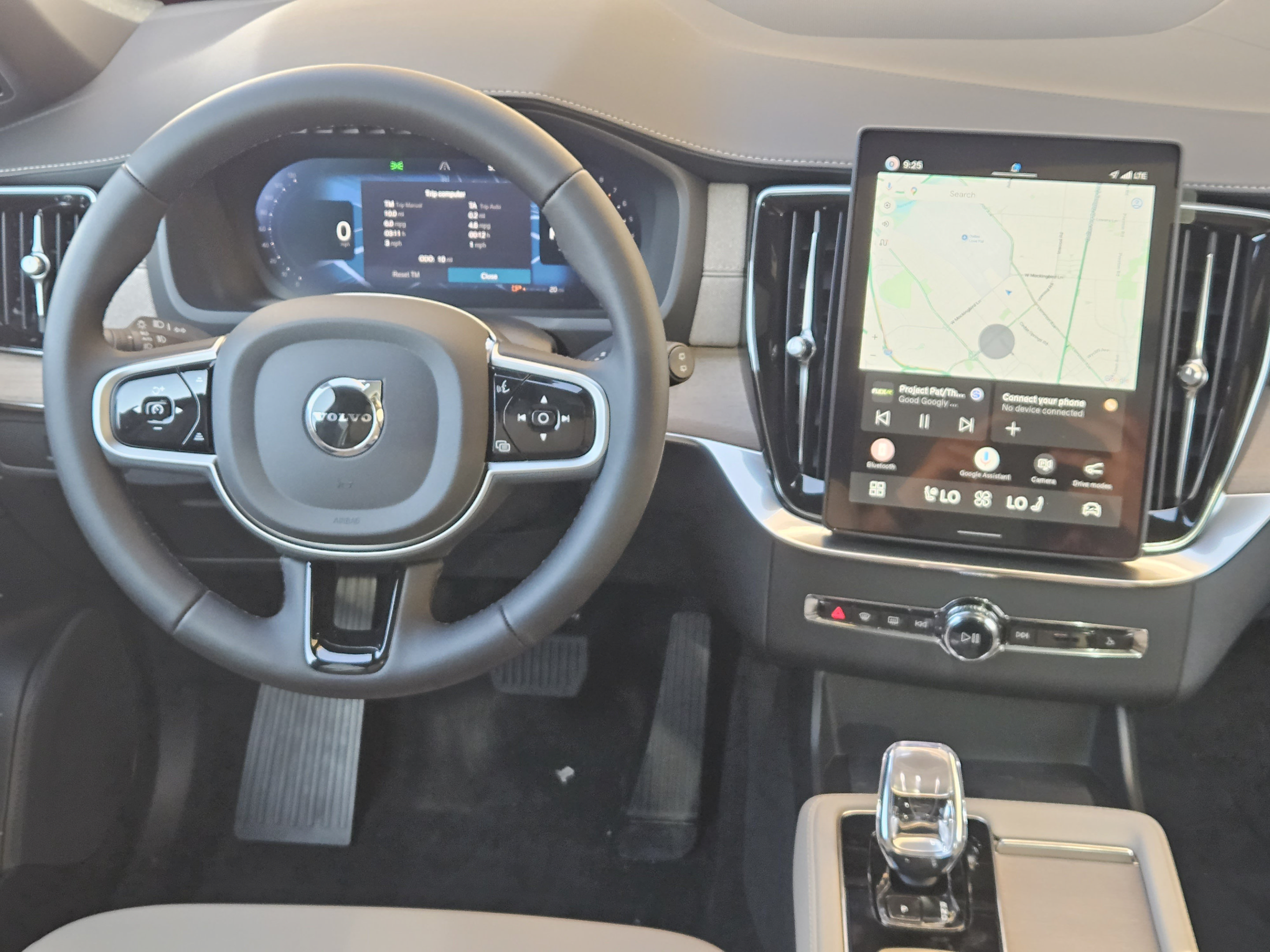 New 2026 Volvo XC90 B5 Plus w/ Protection Package Premier AWD/4WD image 22