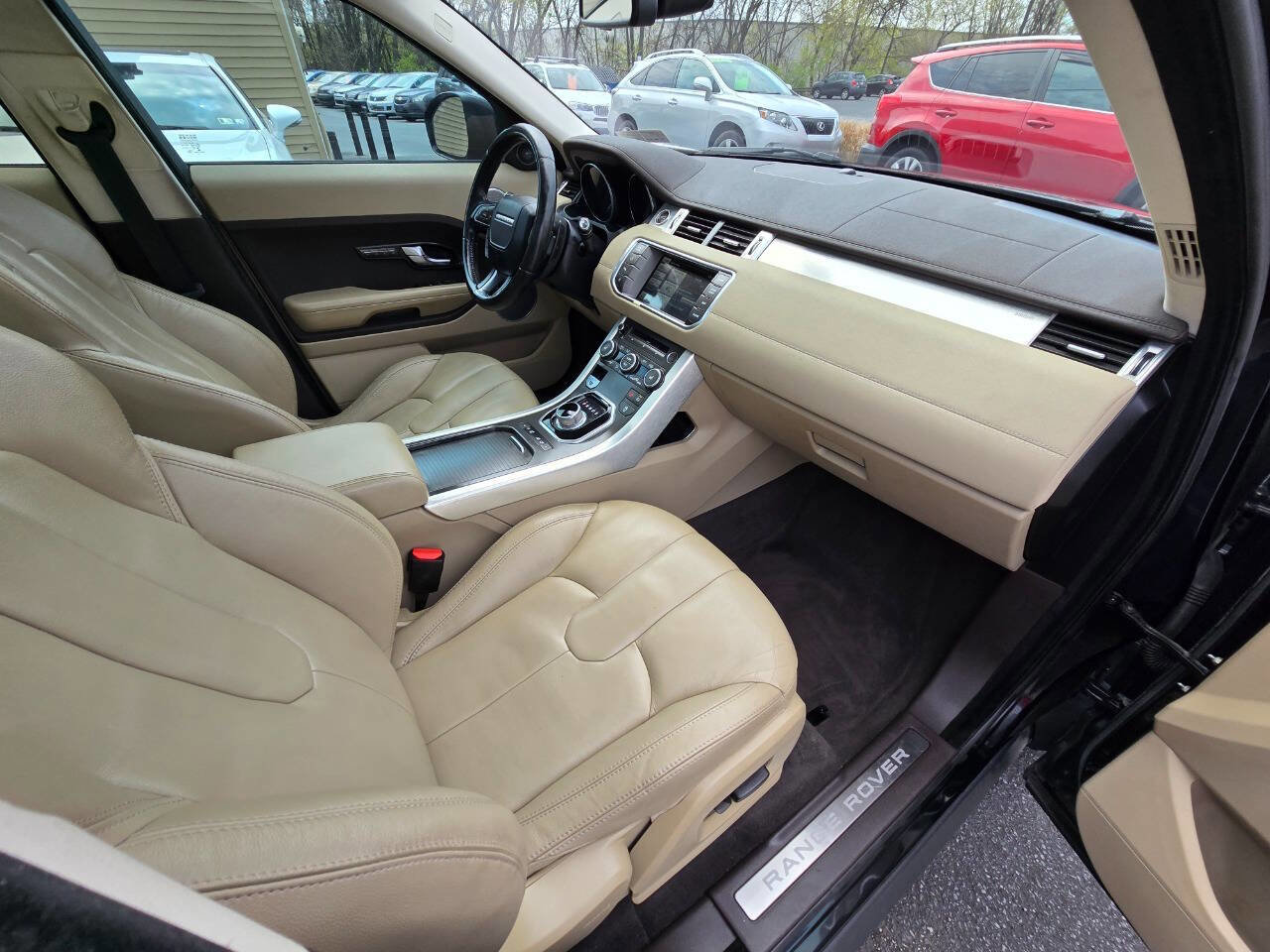 Used 2014 Land Rover Range Rover Evoque Pure Premium image 35