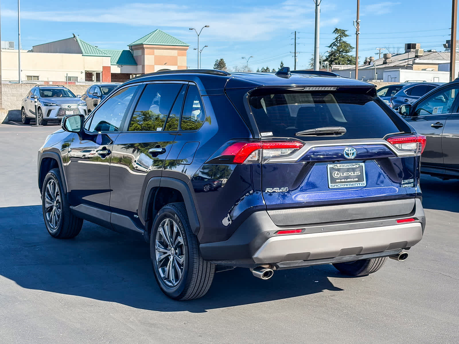 Used 2022 Toyota RAV4 Limited image 2