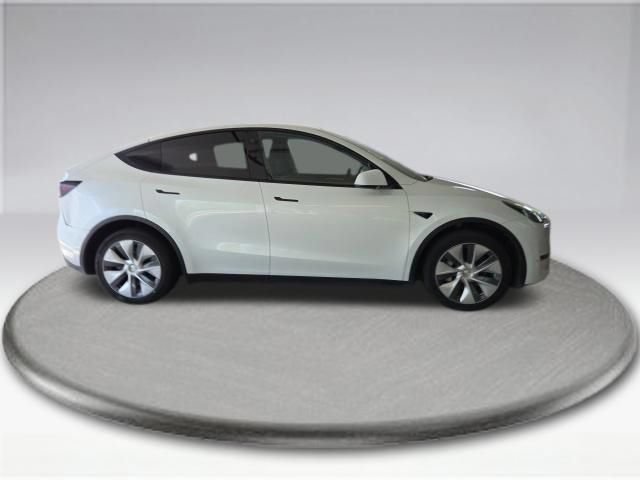 Used 2023 Tesla Model Y Long Range AWD/4WD image 5