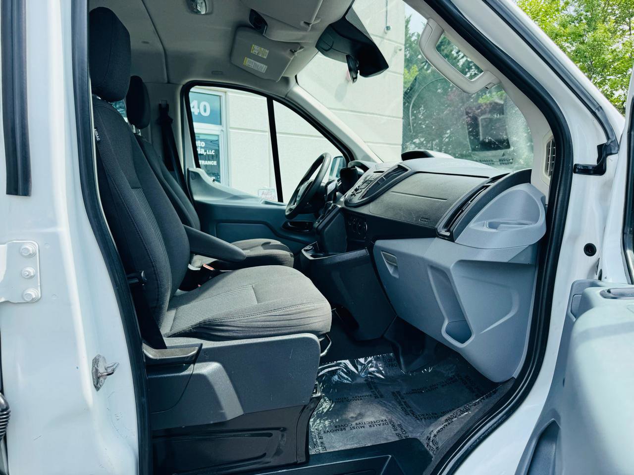 Used 2017 Ford Transit 350 XLT RWD image 14