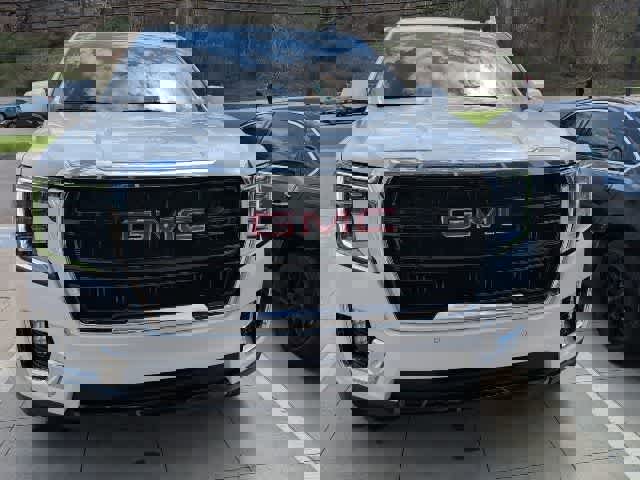 Used 2024 GMC Yukon SLE image 7