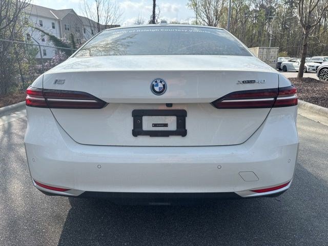 Used 2025 BMW i5 xDrive40 w/ Premium Package image 13