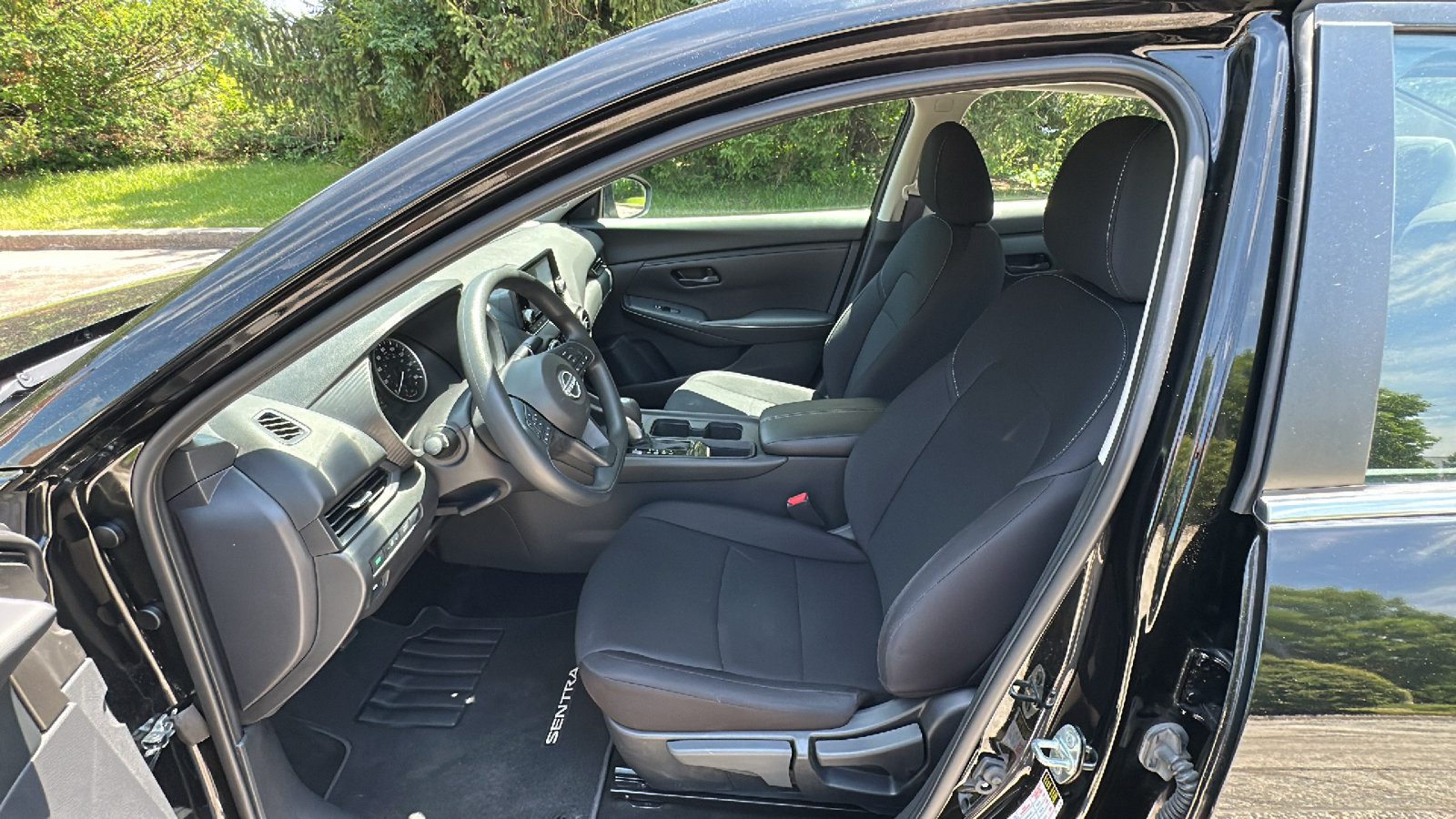 Used 2024 Nissan Sentra S FWD image 11