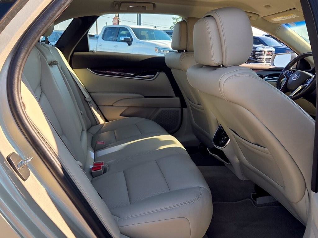 Used 2013 Cadillac XTS Luxury FWD image 13