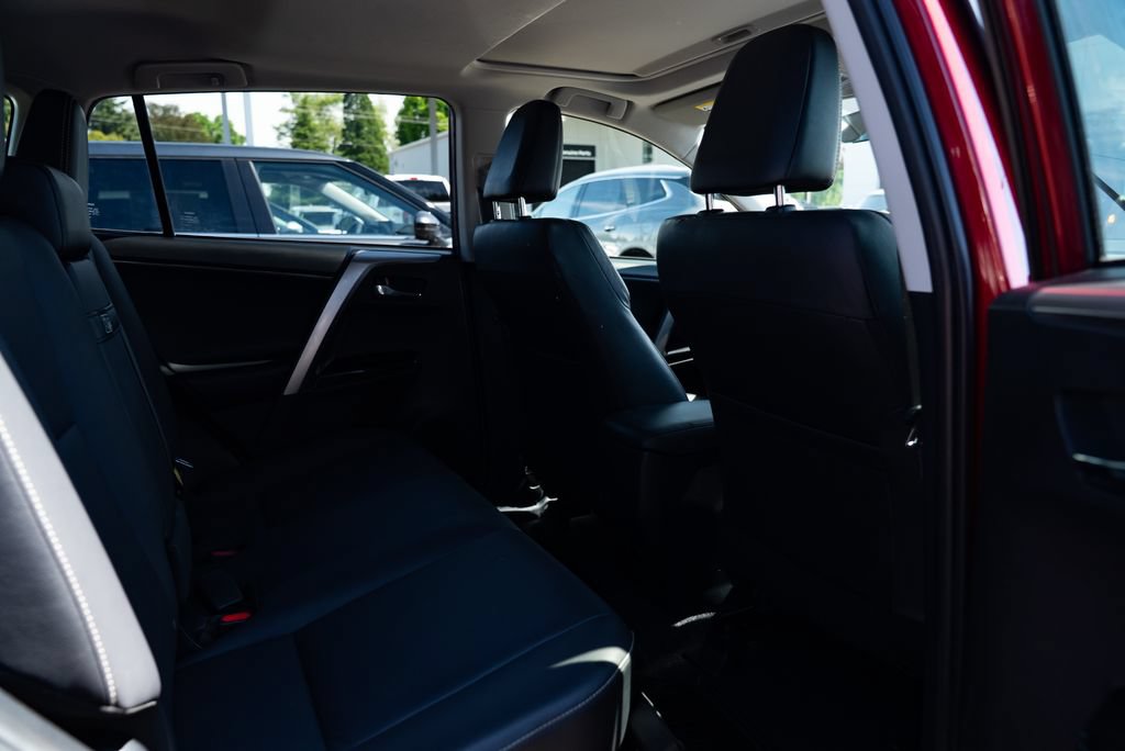 Used 2018 Toyota RAV4 Limited w/ Advanced Technology Package AWD/4WD image 23