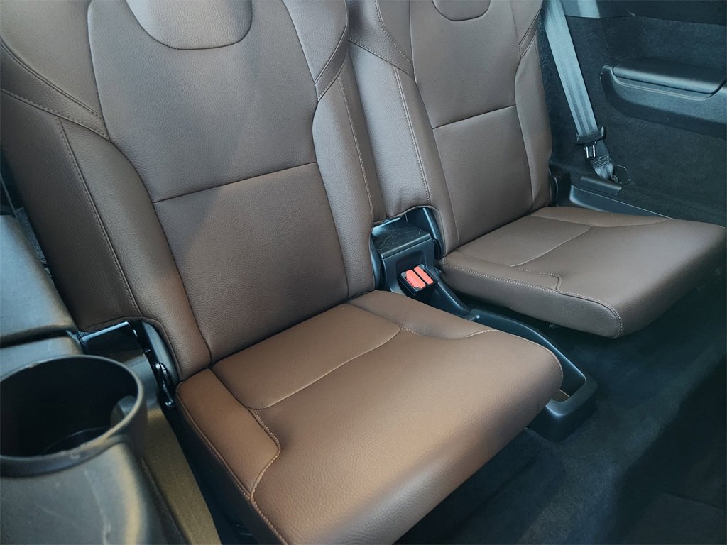 Used 2023 Volvo XC90 B5 Plus image 24