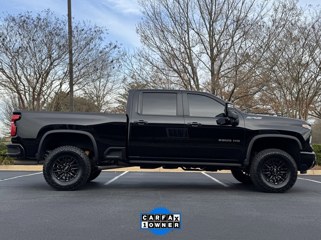 Used 2025 Chevrolet Silverado 2500 ZR2 w/ Technology Package image 2