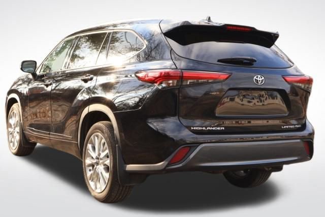 Used 2020 Toyota Highlander Limited image 25