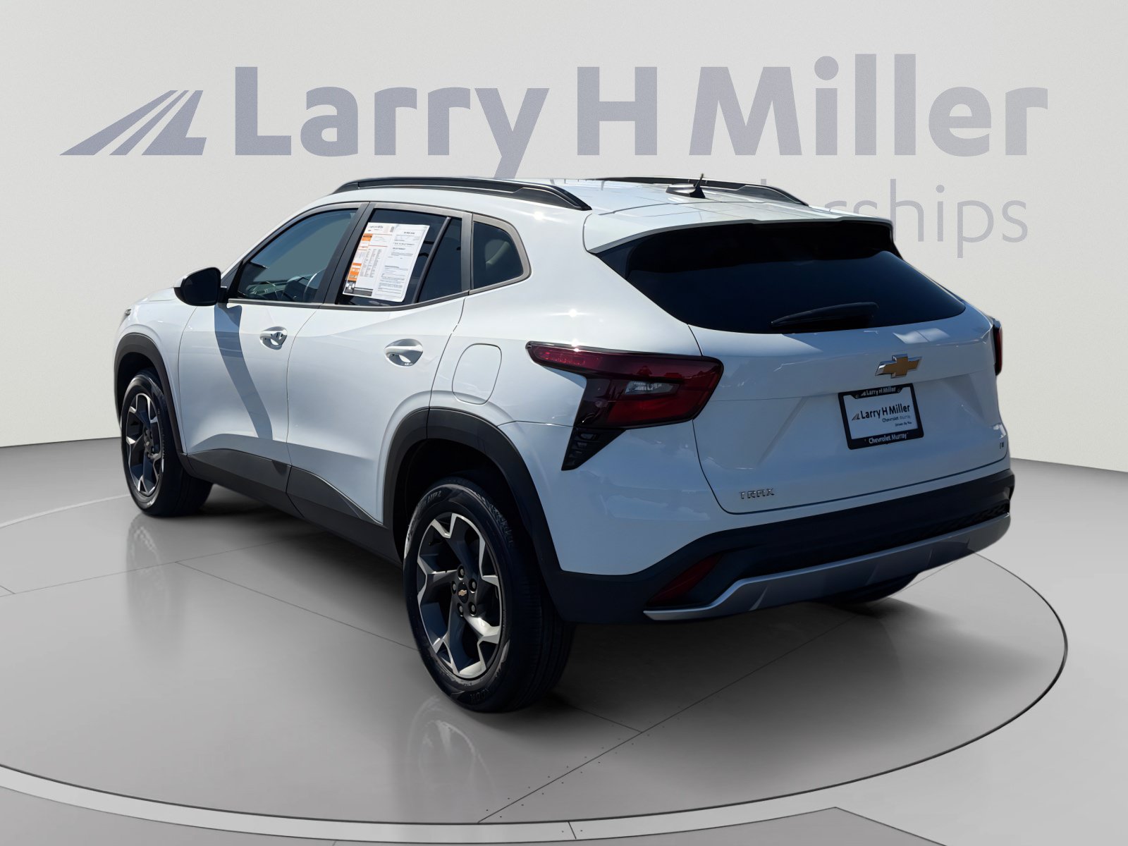 Used 2024 Chevrolet Trax LT w/ Driver Confidence Package FWD image 3