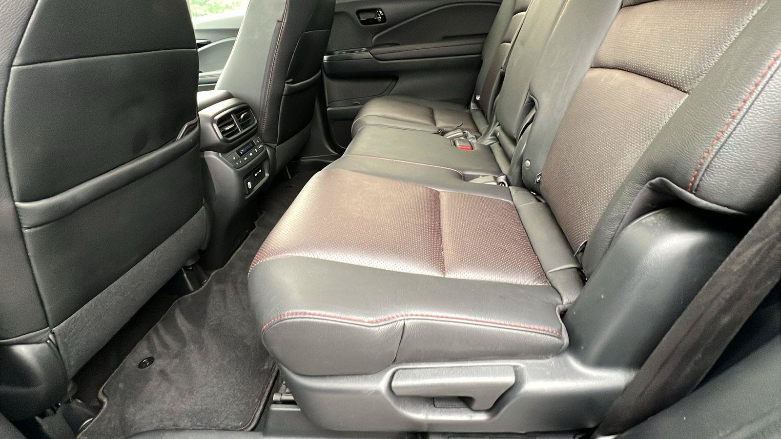 Used 2024 Honda Passport Black Edition image 18