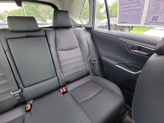 Used 2019 Toyota RAV4 Limited AWD/4WD image 6