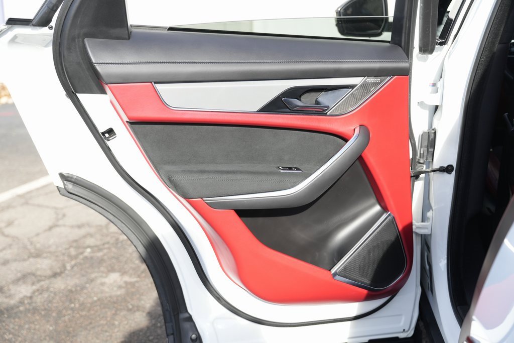 Used 2022 Jaguar F-PACE SVR image 30