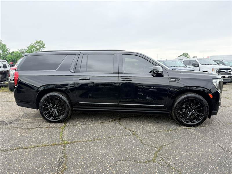 Used 2022 GMC Yukon XL Denali w/ Max Trailering Package AWD/4WD image 5