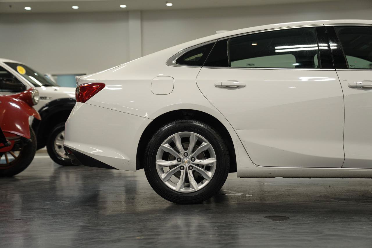 Used 2024 Chevrolet Malibu LT FWD image 12
