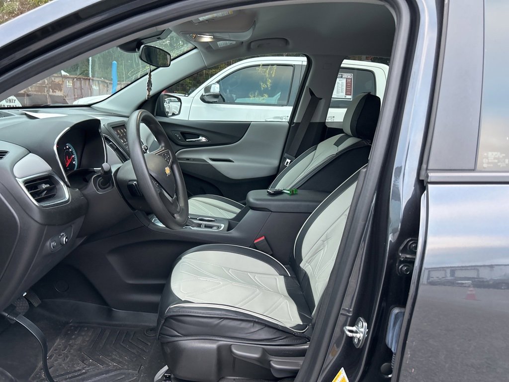 Used 2022 Chevrolet Equinox LS w/ LPO, Cargo Package image 8