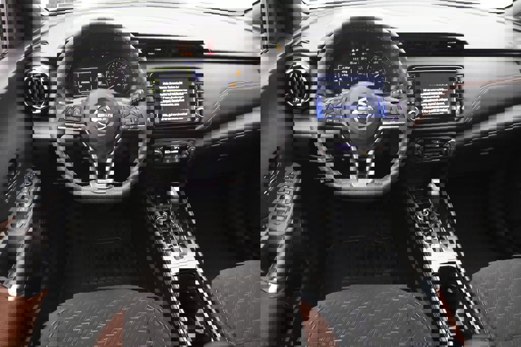 Used 2024 Nissan Kicks SR image 12