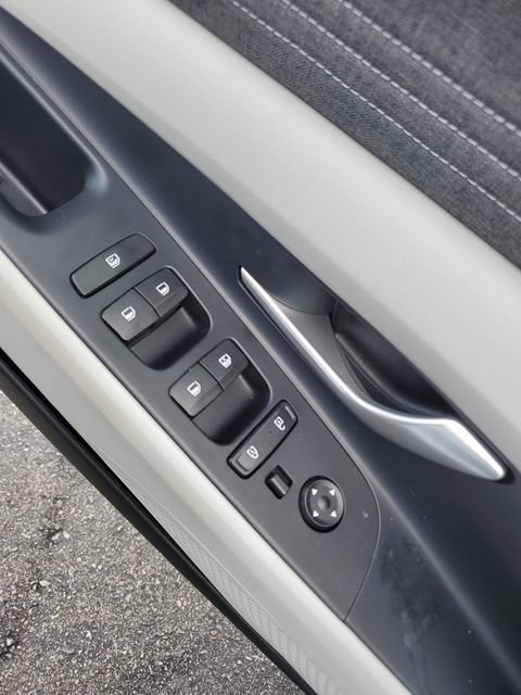 Used 2025 Hyundai Elantra Limited FWD image 20