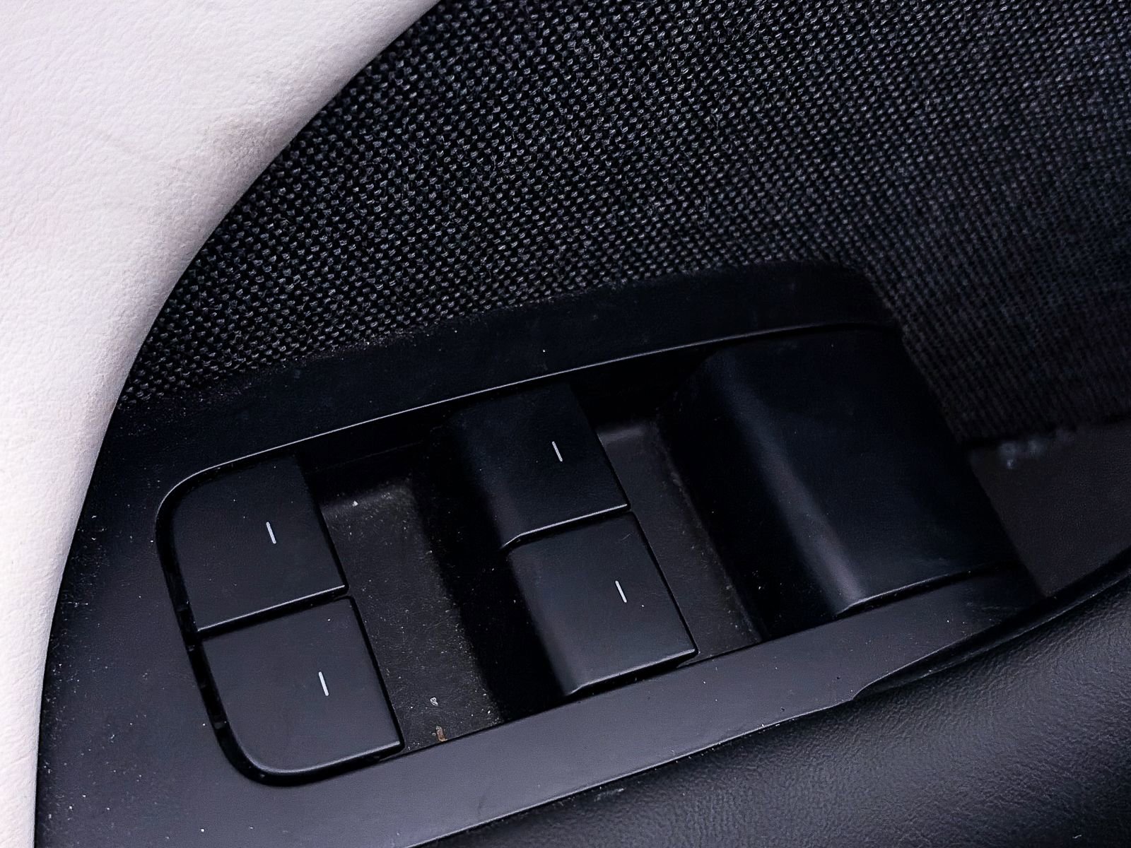 Used 2023 Tesla Model X Plaid image 18