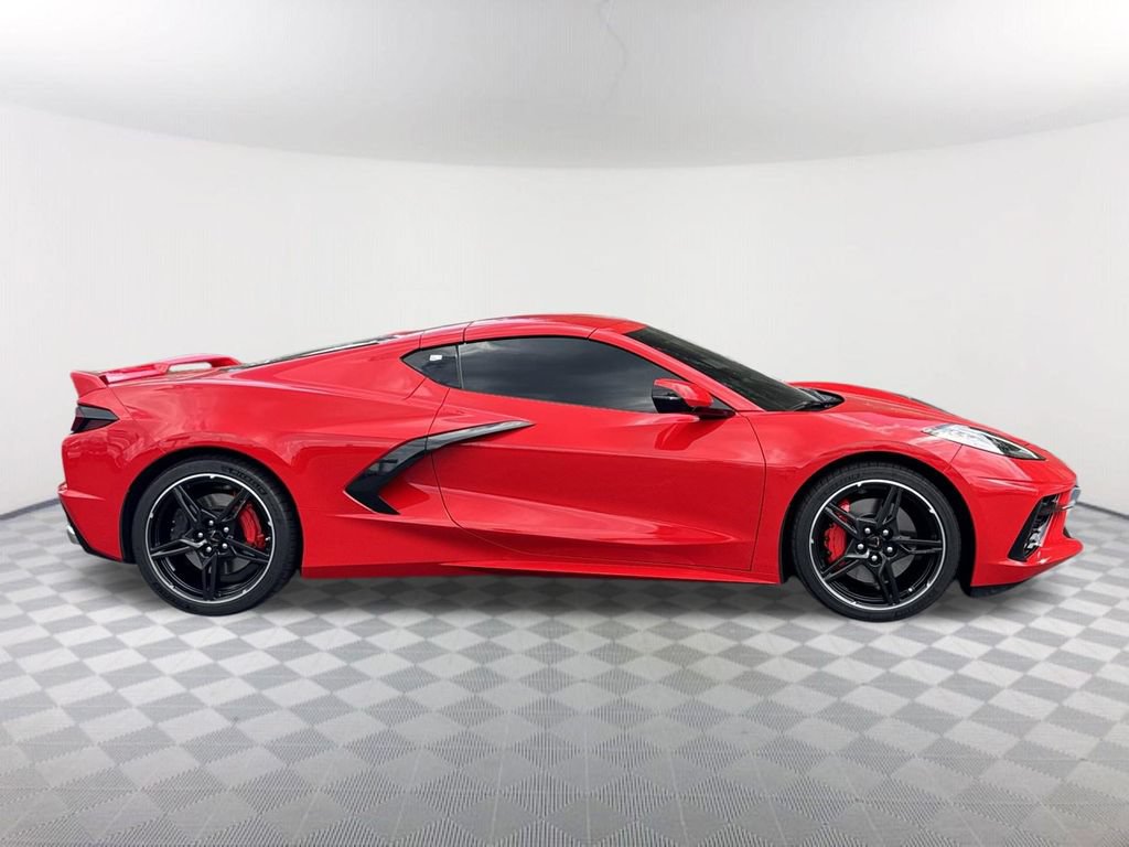 Used 2020 Chevrolet Corvette Stingray Preferred Cpe w/ 2LT Preferred Equipment Group RWD image 4