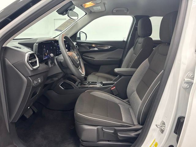 Used 2025 Chevrolet TrailBlazer LT AWD/4WD image 23