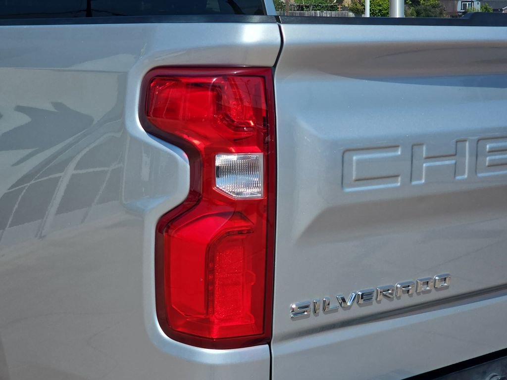 Used 2021 Chevrolet Silverado 1500 RST AWD/4WD image 39