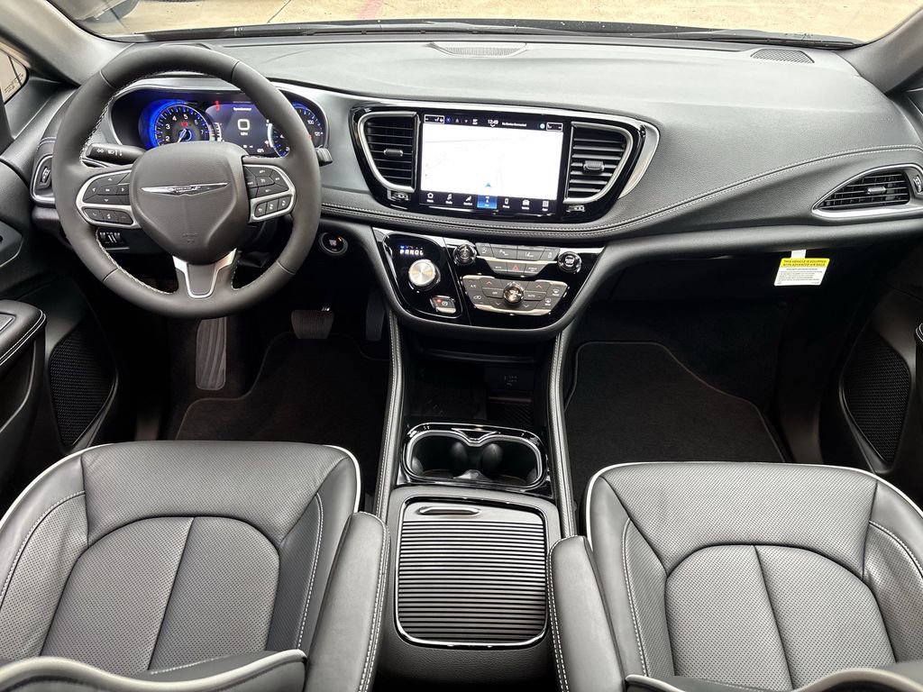 New 2026 Chrysler Pacifica Limited FWD image 10