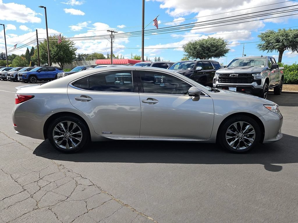 Used 2015 Lexus ES 300h w/ Navigation System Package FWD image 7