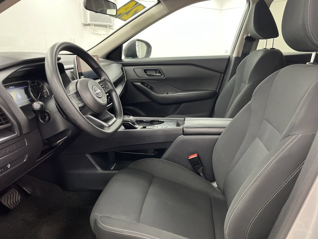 Used 2024 Nissan Rogue S FWD image 9