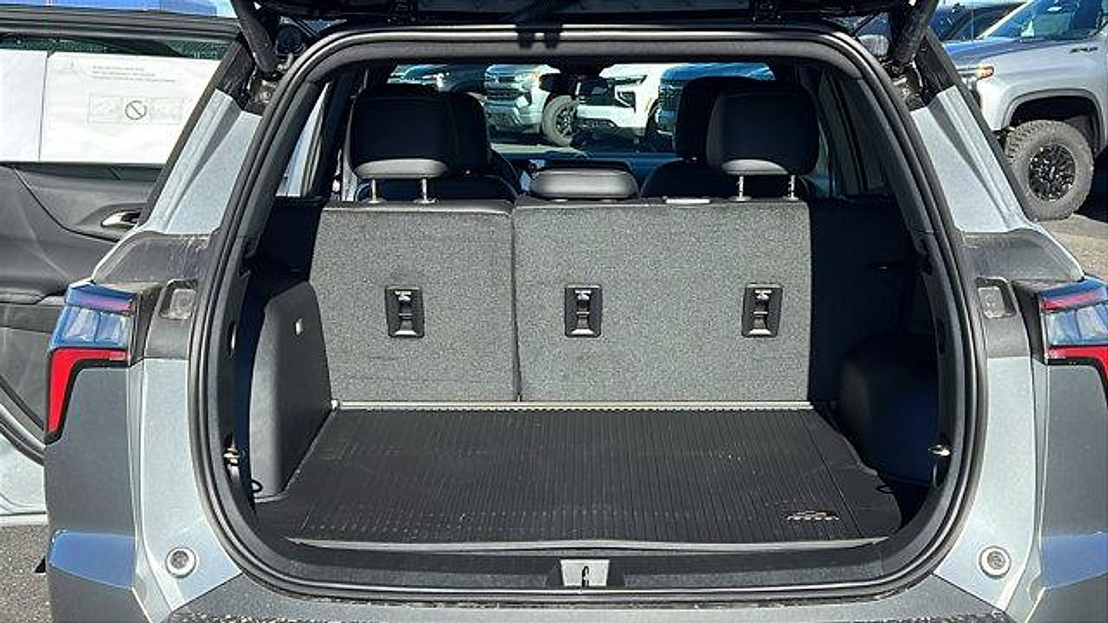 New 2026 Chevrolet Equinox LT w/ Convenience Package II image 11