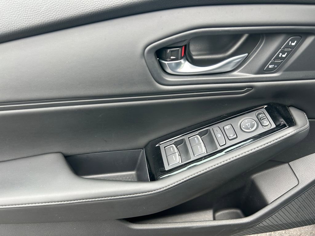 Certified 2025 Honda Accord Touring image 18
