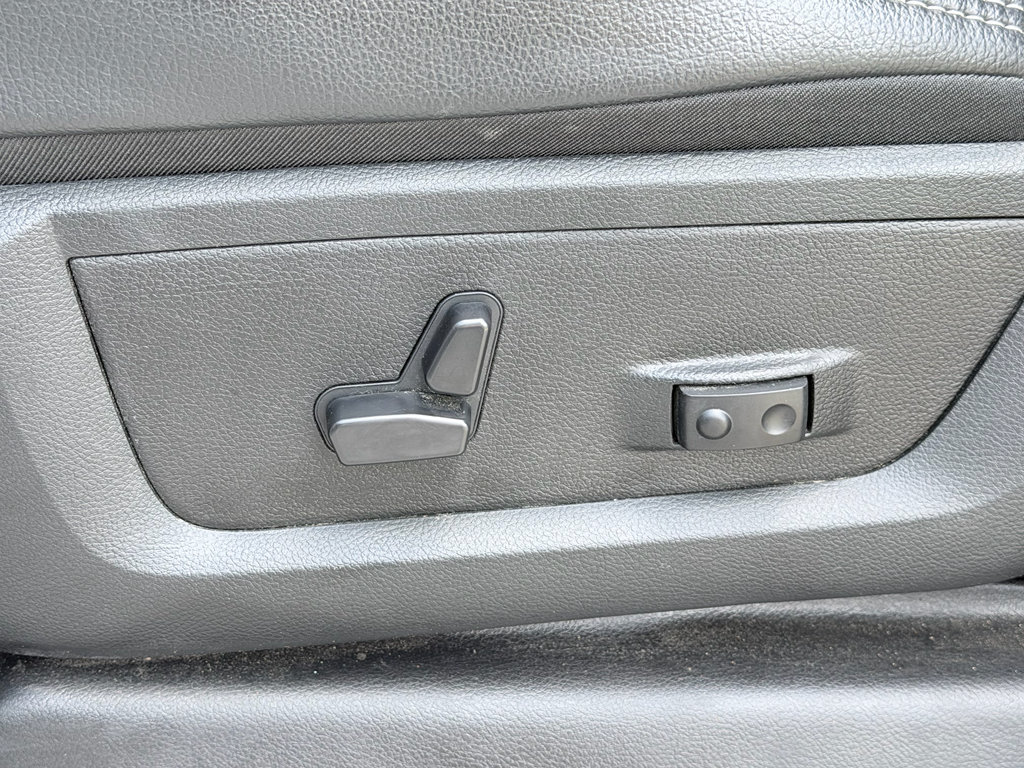 Used 2026 RAM 2500 Laramie AWD/4WD image 25