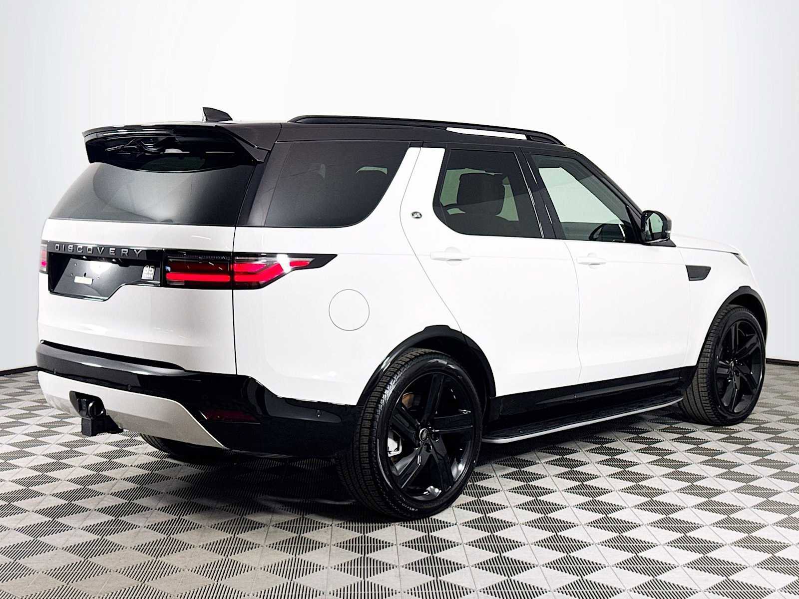 New 2025 Land Rover Discovery Dynamic SE AWD/4WD image 4