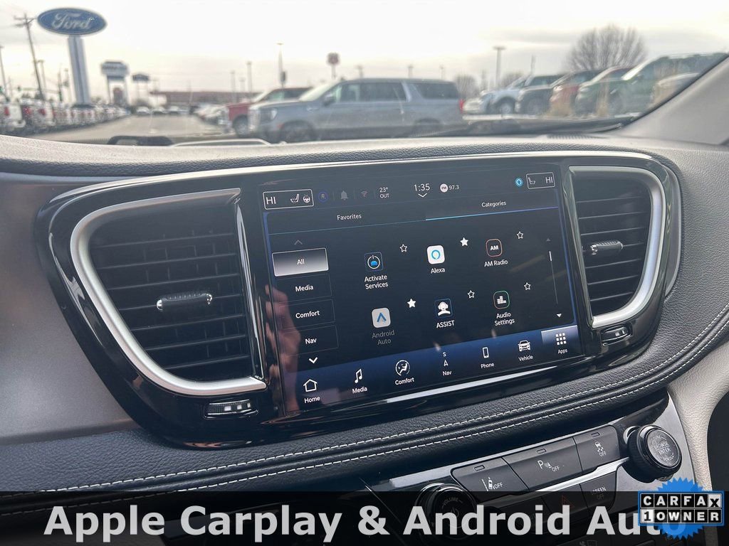 Used 2024 Chrysler Pacifica Select image 24