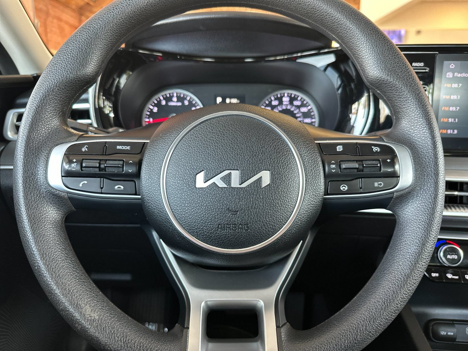 Used 2023 Kia K5 LXS FWD image 28