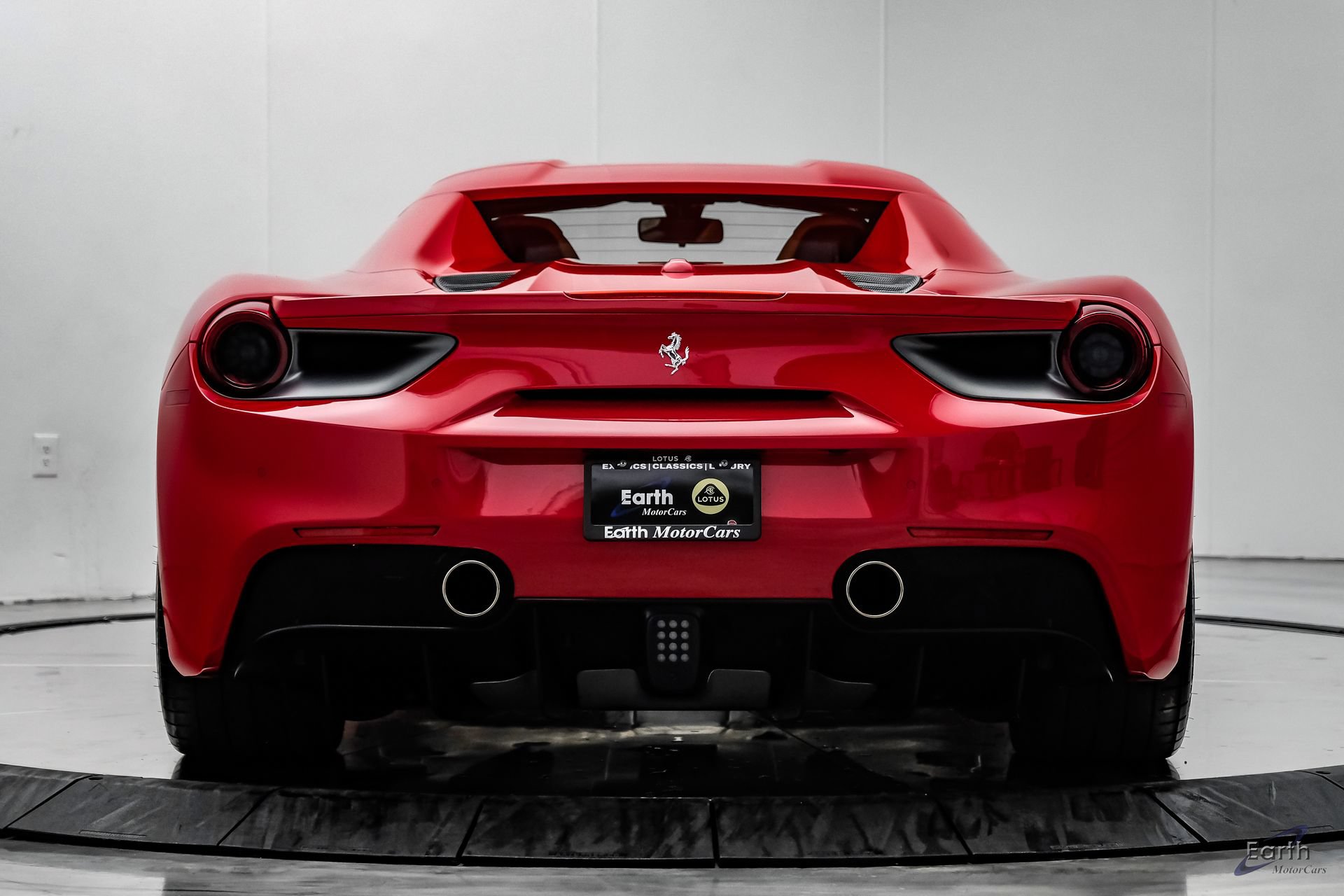 Used 2018 Ferrari 488 Spider RWD image 16