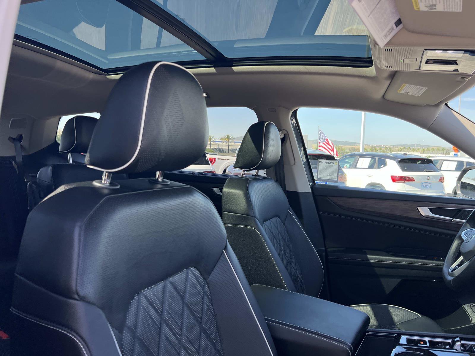 Certified 2025 Volkswagen Atlas SEL Premium R-Line image 35