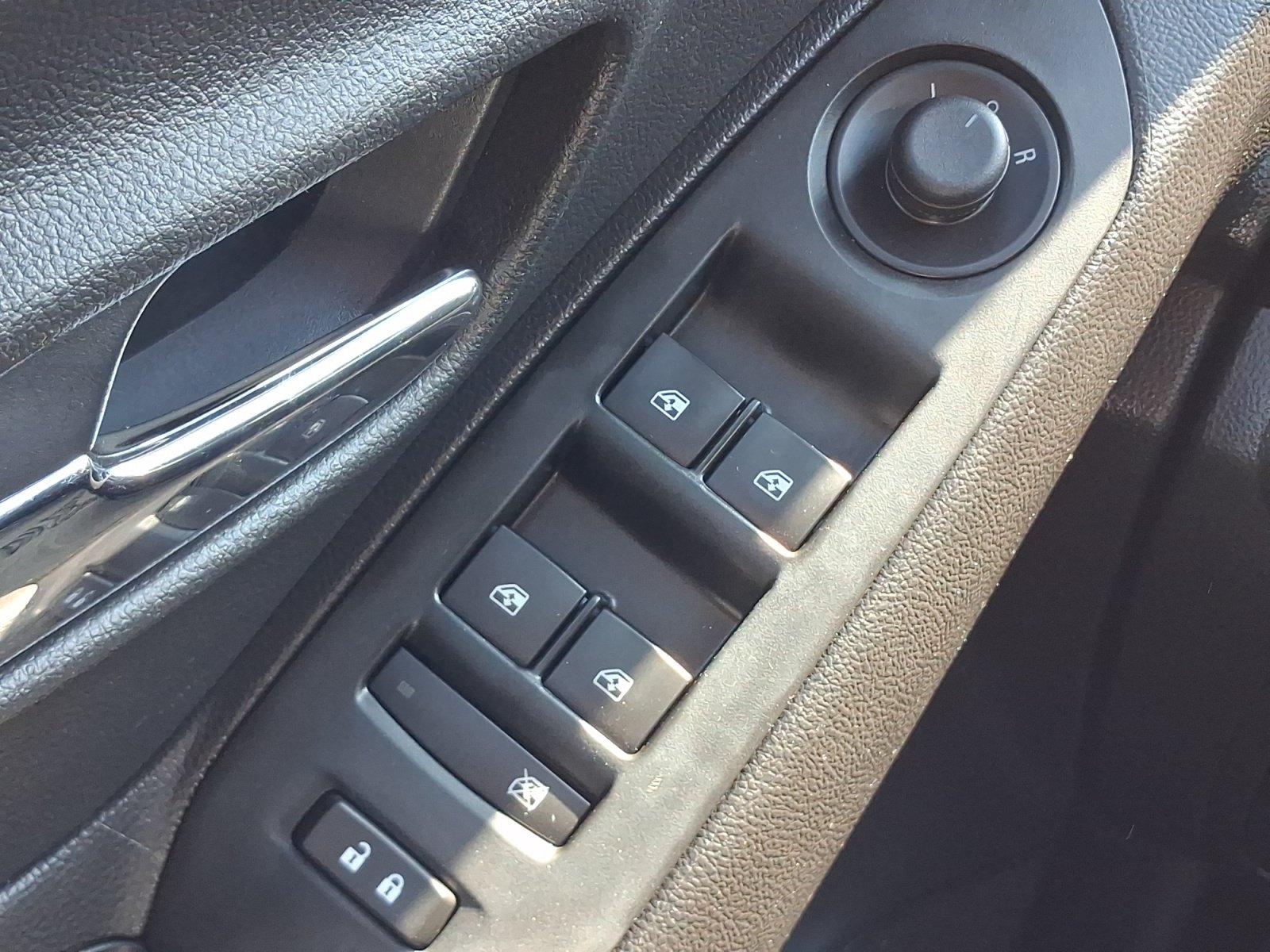 Used 2019 Chevrolet Trax LT w/ LT Convenience Package AWD/4WD image 13