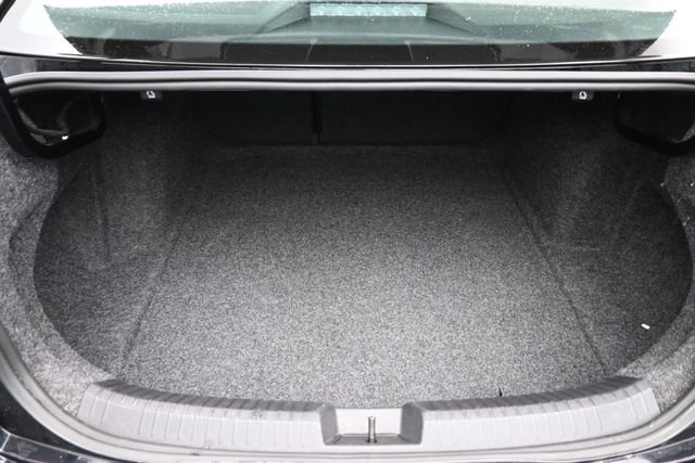 Used 2025 Volkswagen Jetta SE FWD image 6