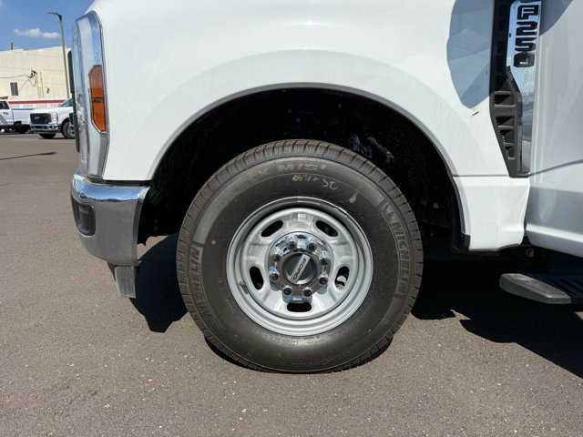 New 2026 Ford F250 XL w/ XL Chrome Package RWD image 25