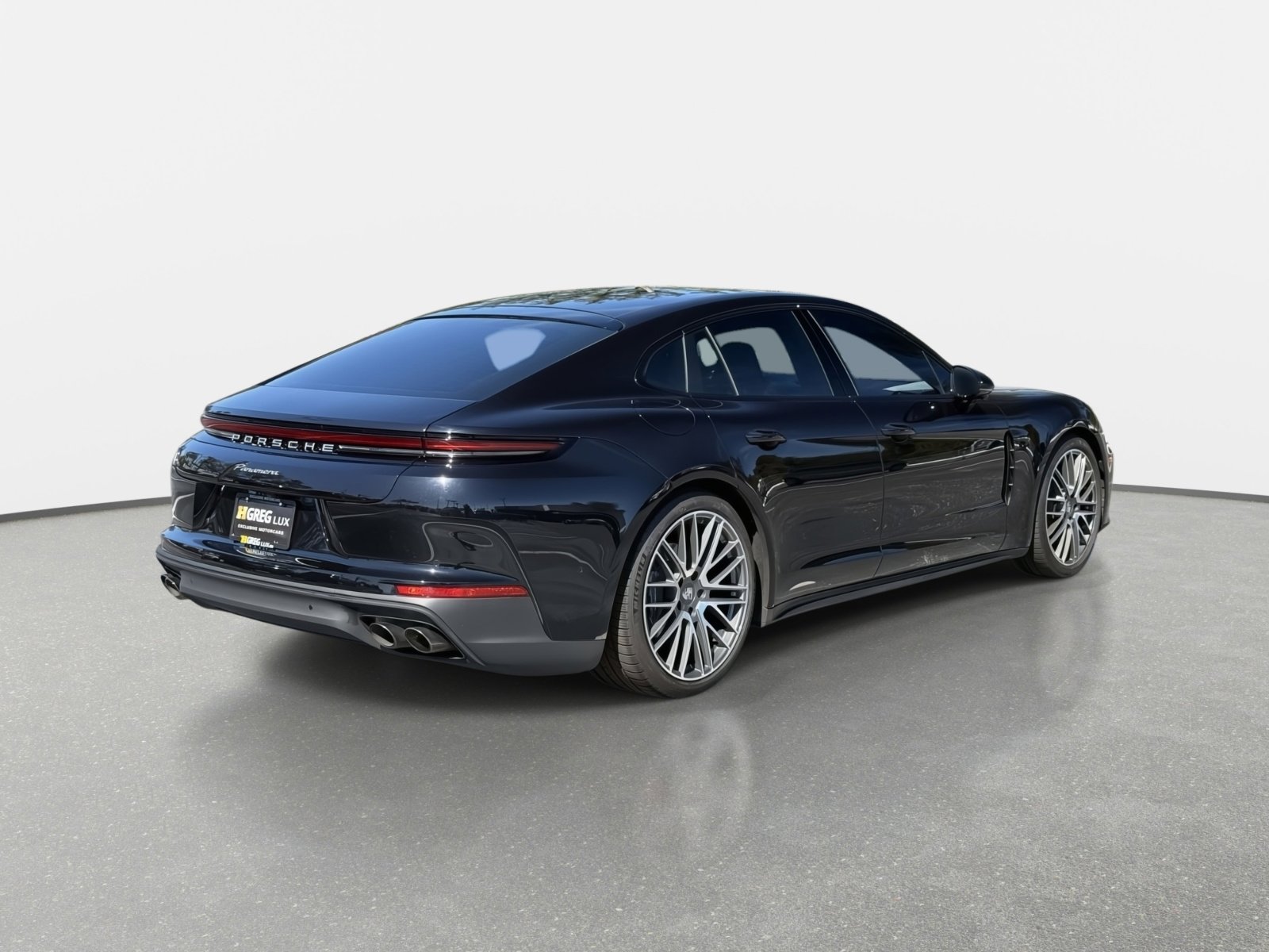 Used 2024 Porsche Panamera image 3