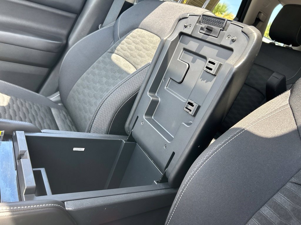 Certified 2025 Nissan Pathfinder SV w/ SV Premium Package FWD image 40